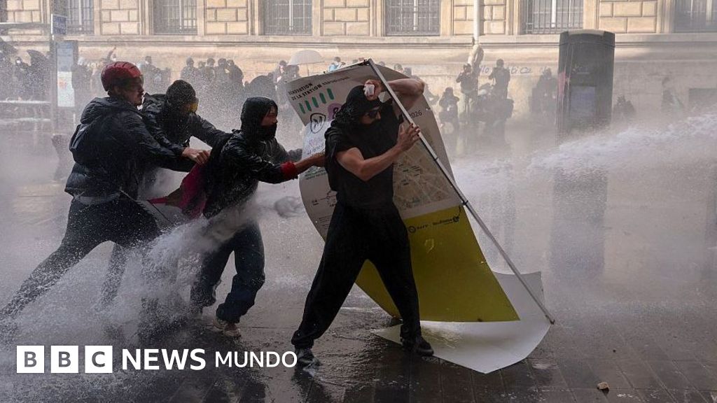Francia vive jornada de alta tensión: más de 270 detenidos y disturbios en protestas nacionales