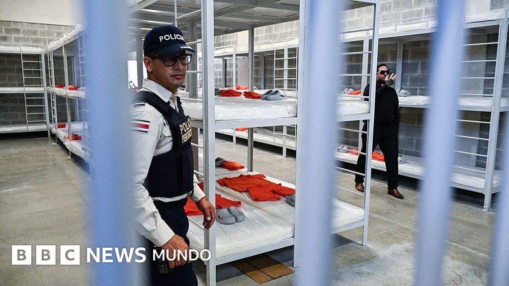 Costa Rica inaugura megacárcel de máxima seguridad inspirada en el modelo salvadoreño
