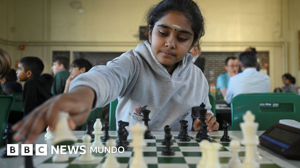Bodhana Sivanandan, de 11 años, se convierte en la gran maestra de ajedrez más joven de la historia