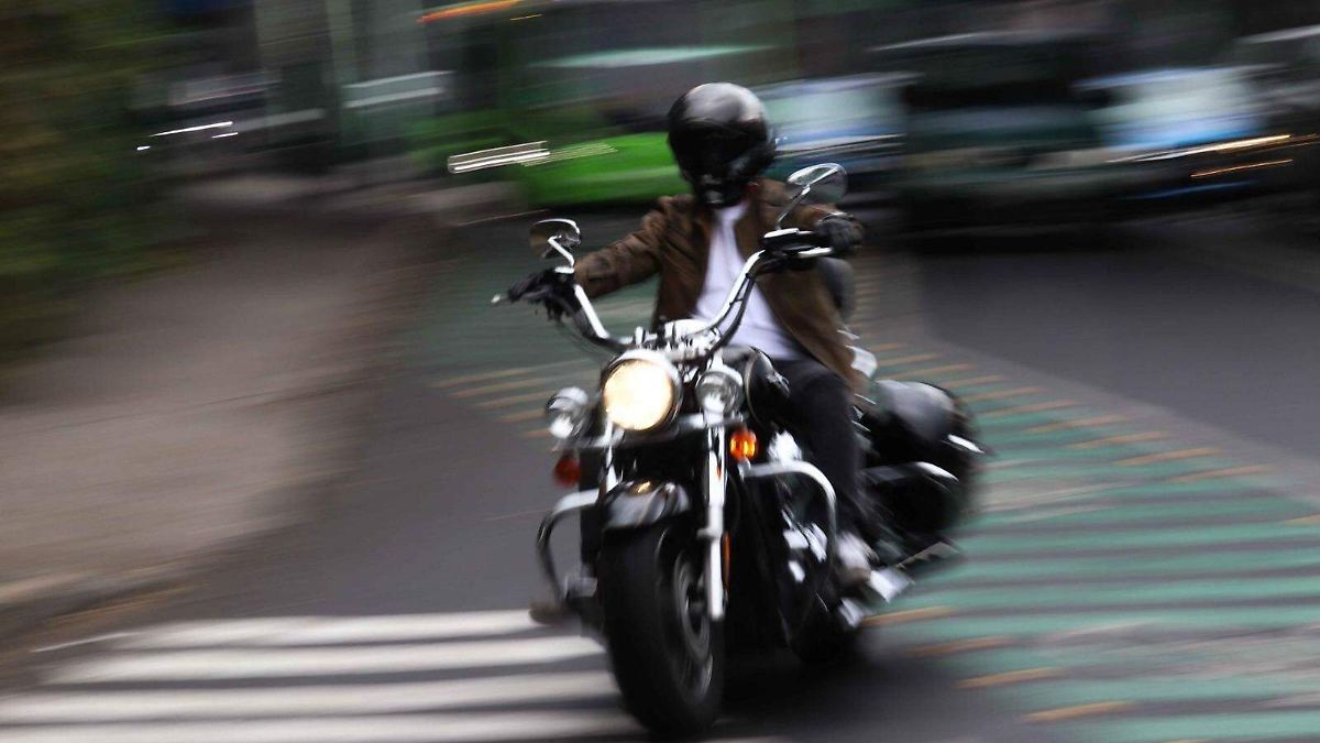 Motocicletas adquiridas en tiendas departamentales serán entregadas con placas tras acuerdo estatal