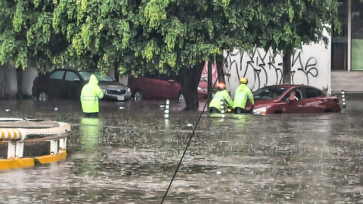 Tormenta del domingo provoca inundaciones y caos vial en Guadalajara