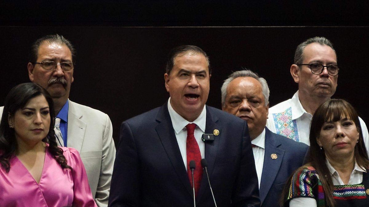 Ricardo Mejía Berdeja promueve juicios políticos contra autoridades de Coahuila