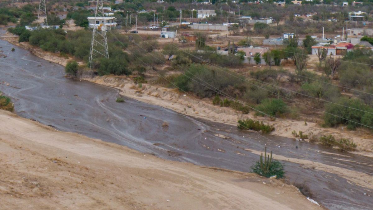El huracán Marie golpea Cabo San Lucas: inundaciones y desbordamientos marcan la jornada
