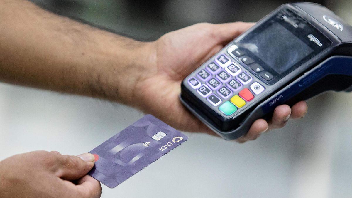 Santander México advierte que la brecha tecnológica limita la adopción de pagos con tarjeta en las pymes