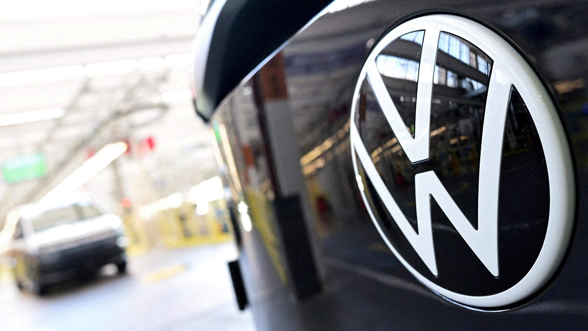 Volkswagen proyecta la eliminación de 100 mil empleos hacia el cierre de la década