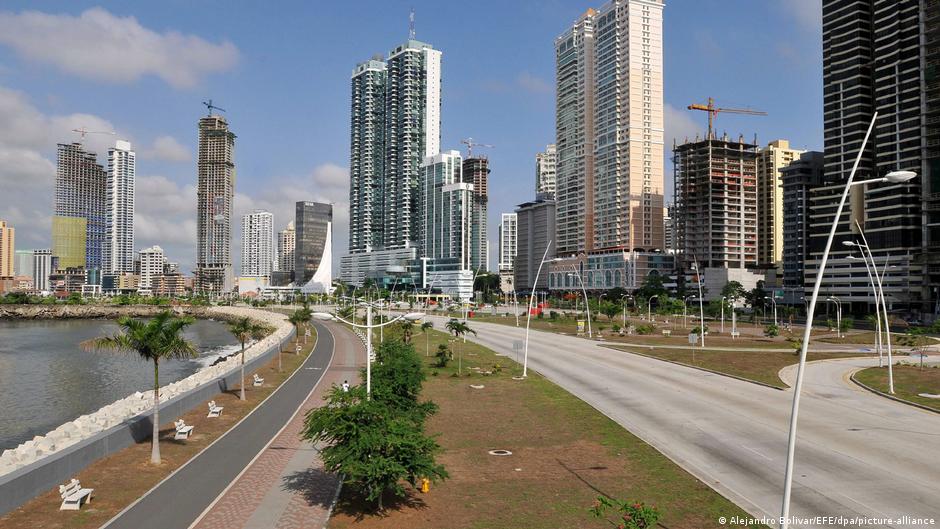 Unión Europea excluye a Panamá y Vietnam de su lista negra de paraísos fiscales