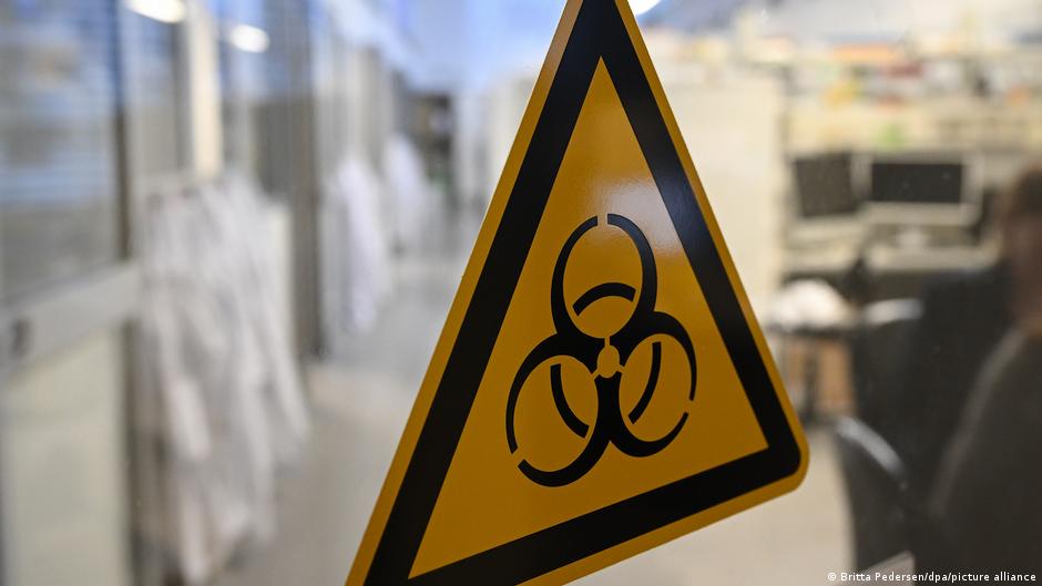Autoridades rusas descartan brote de peste pulmonar en Siberia tras muerte de laboratorista