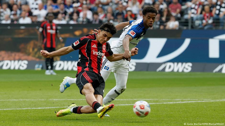 Crisis en el Eintracht Frankfurt: Entre ventas millonarias y un declive deportivo profundo