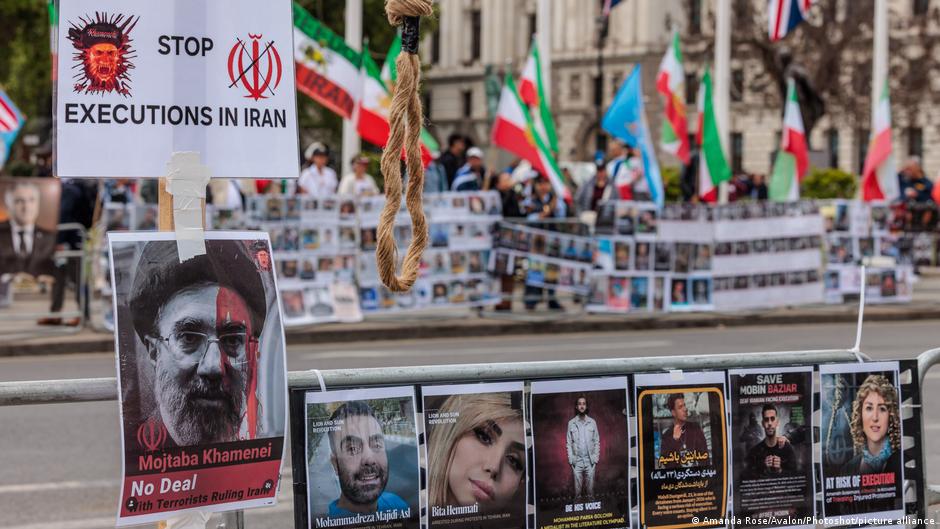 Irán ejecuta a dos hombres vinculados a las protestas de enero en Mashad