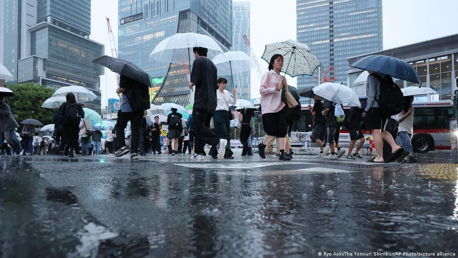 Japón eleva alerta máxima por lluvias torrenciales al sur de Tokio