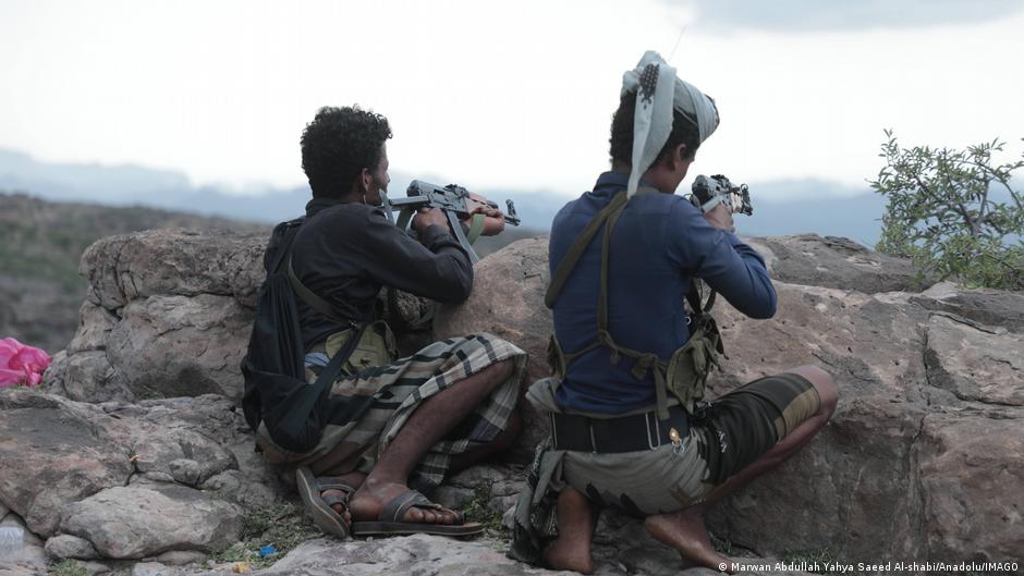Fuerzas gubernamentales de Yemen avanzan sobre posiciones hutíes en el estrecho de Bab el-Mandeb