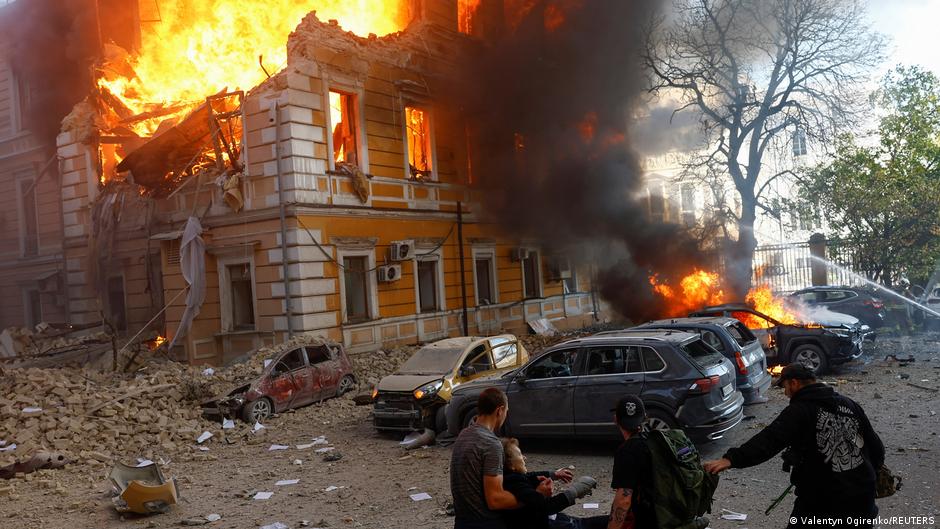 Ataque ruso con drones en Kiev deja ocho heridos en una clínica y múltiples víctimas en Ucrania