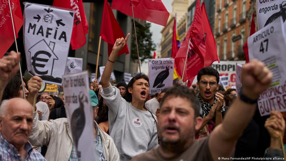 Congreso español tumba decretos clave para frenar la crisis habitacional