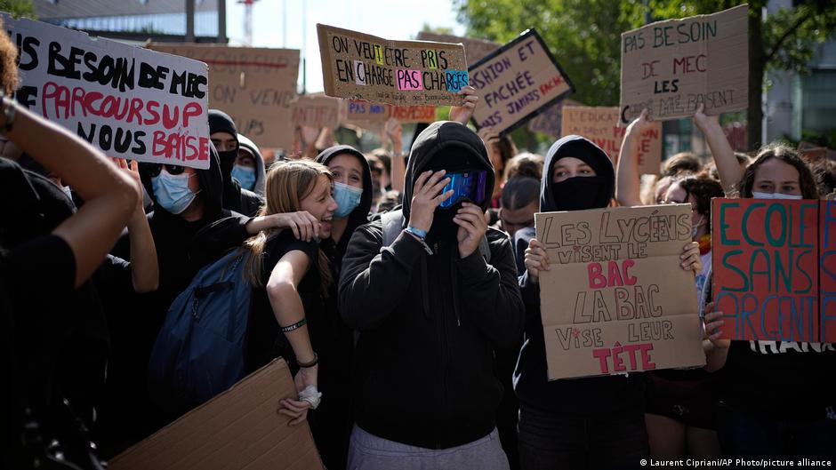 Protestas estudiantiles en Francia dejan 413 centros educativos afectados