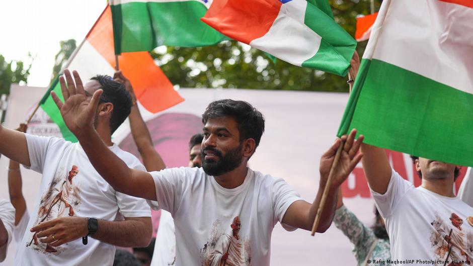 Justicia india ordena la liberación de líderes del movimiento 'cucarachas' tras detenciones masivas