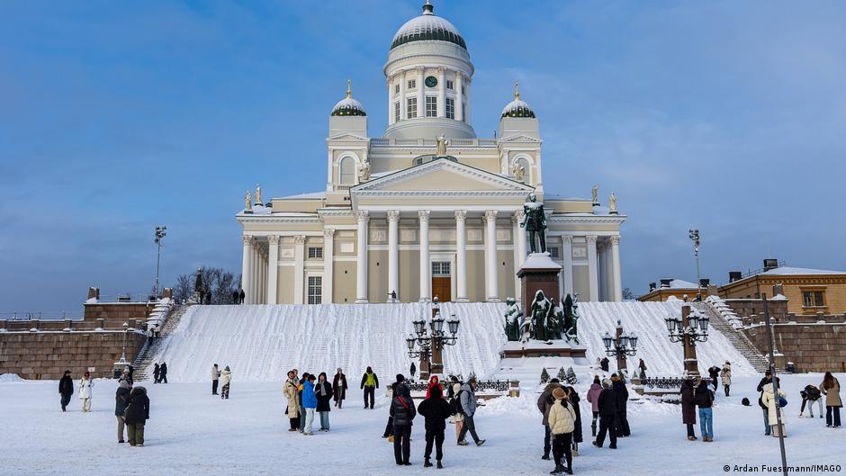 Finlandia enfrenta una crisis de deuda sin precedentes pese a su reputación de felicidad