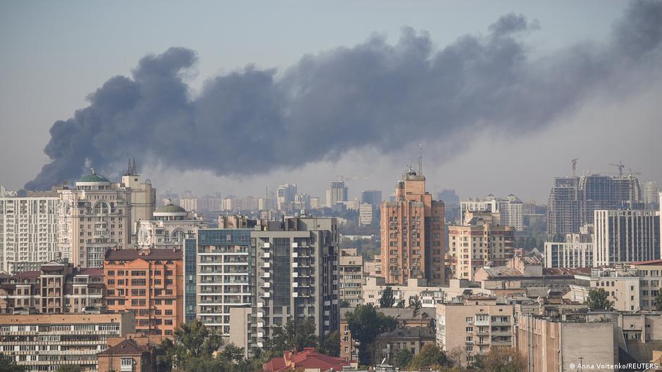 Ataque ruso contra central eléctrica en Kiev deja dos muertos y reaviva tensiones con EE. UU.