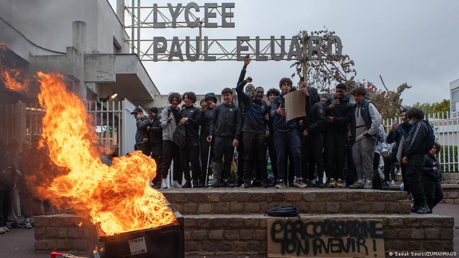 Francia enfrenta masivas protestas estudiantiles en medio de tensiones políticas