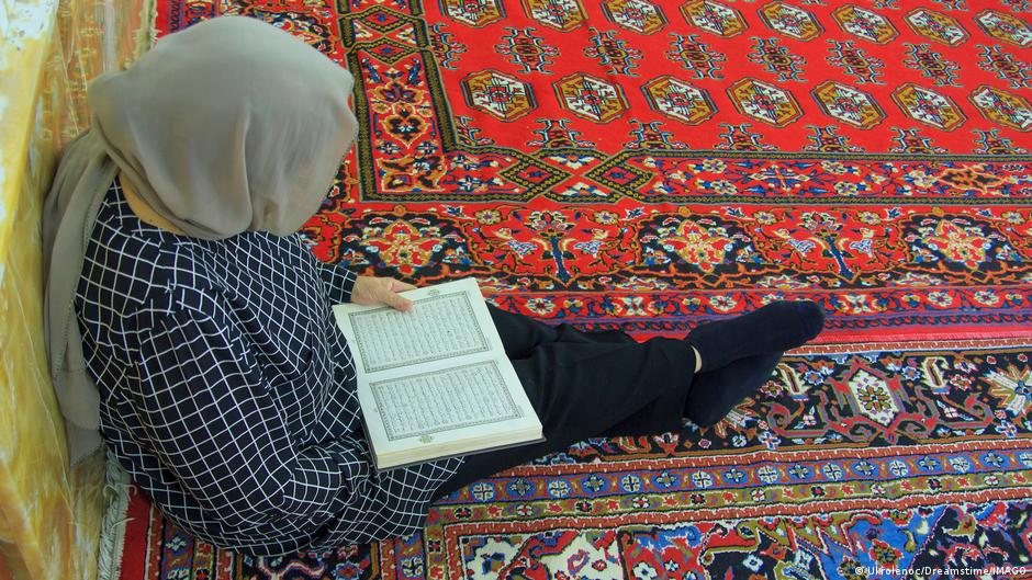 Protestas por restricciones al hiyab en escuelas de Azerbaiyán generan tensión social