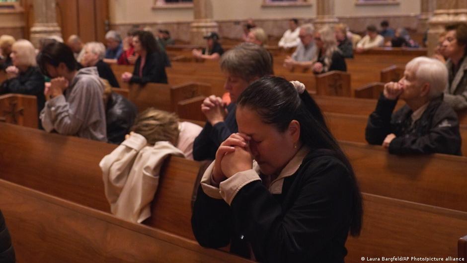 Chicago se une en oración por la salud del papa León XIV tras cirugía pulmonar