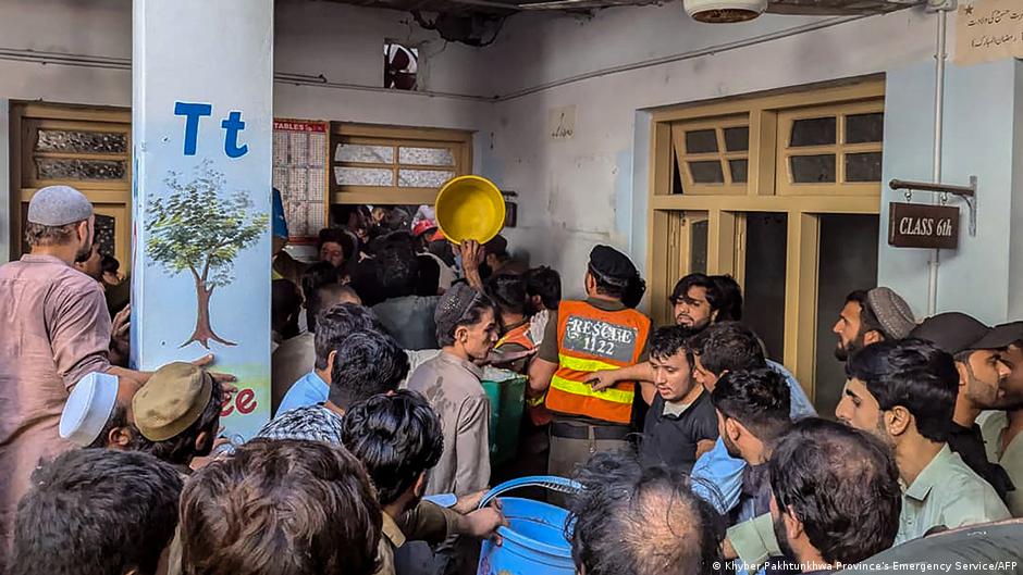 Tragedia en Pakistán: Derrumbe de escuela en Peshawar deja 28 muertos