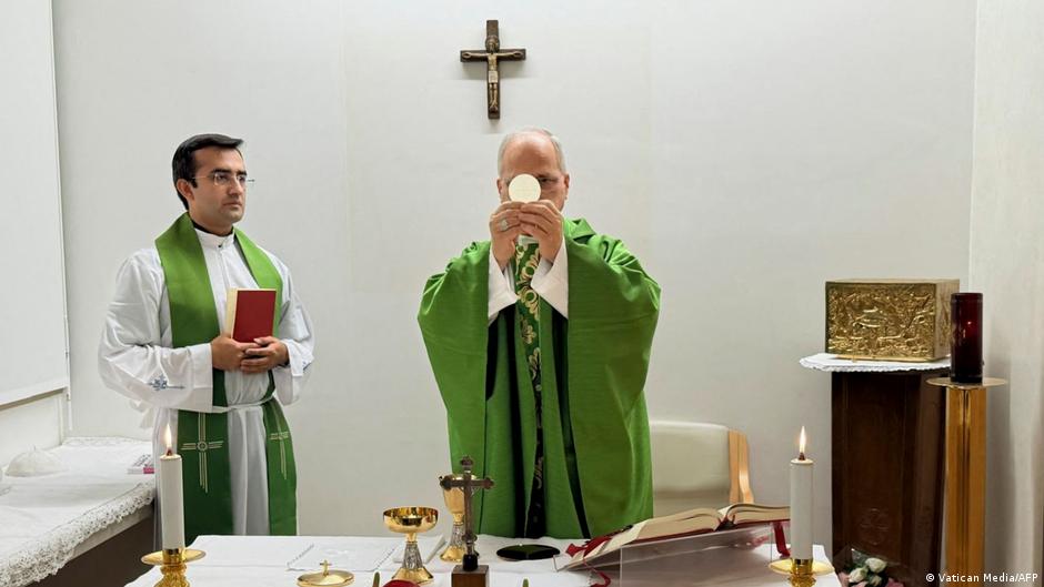 El papa León XIV reaparece tras cirugía pulmonar en el hospital Gemelli