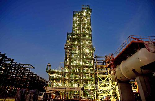 Refinería Olmeca alcanza récord de producción y roza el 80% de su capacidad
