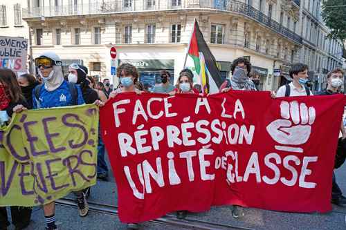 Francia bajo tensión: 589 secundarias paralizadas y nuevas protestas estudiantiles en puerta