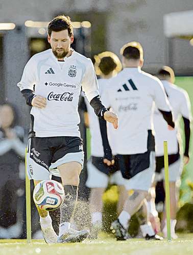 Lionel Messi cumple su último entrenamiento con la selección argentina