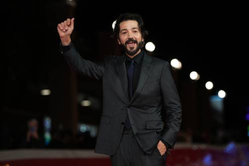 Diego Luna advierte sobre la rentabilidad del miedo en los discursos de odio contra migrantes